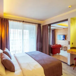 S3 King Aparthotel